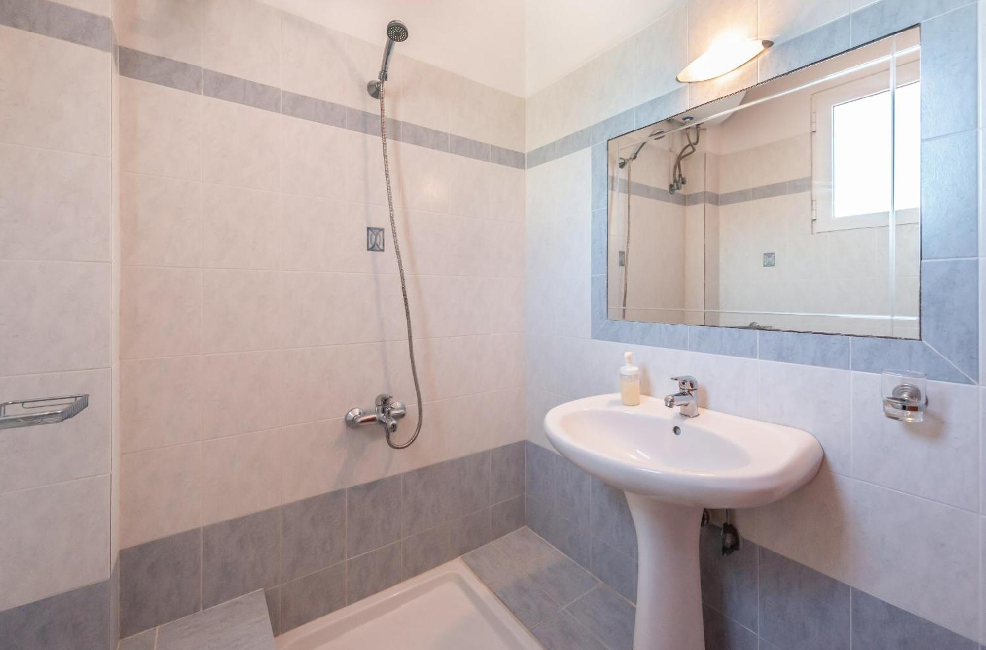 Avesta Apartments - 200M From The Beach Vasilikí 객실 사진